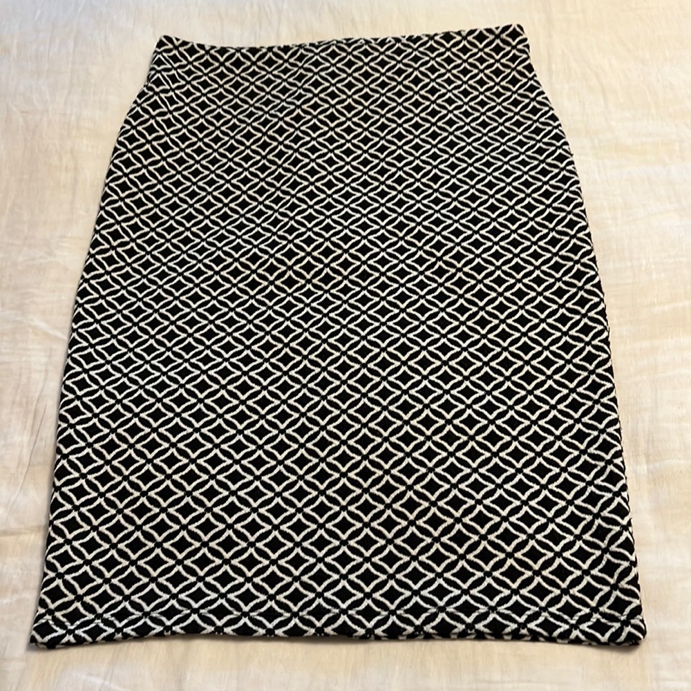 Target black and white stretchy pencil skirt